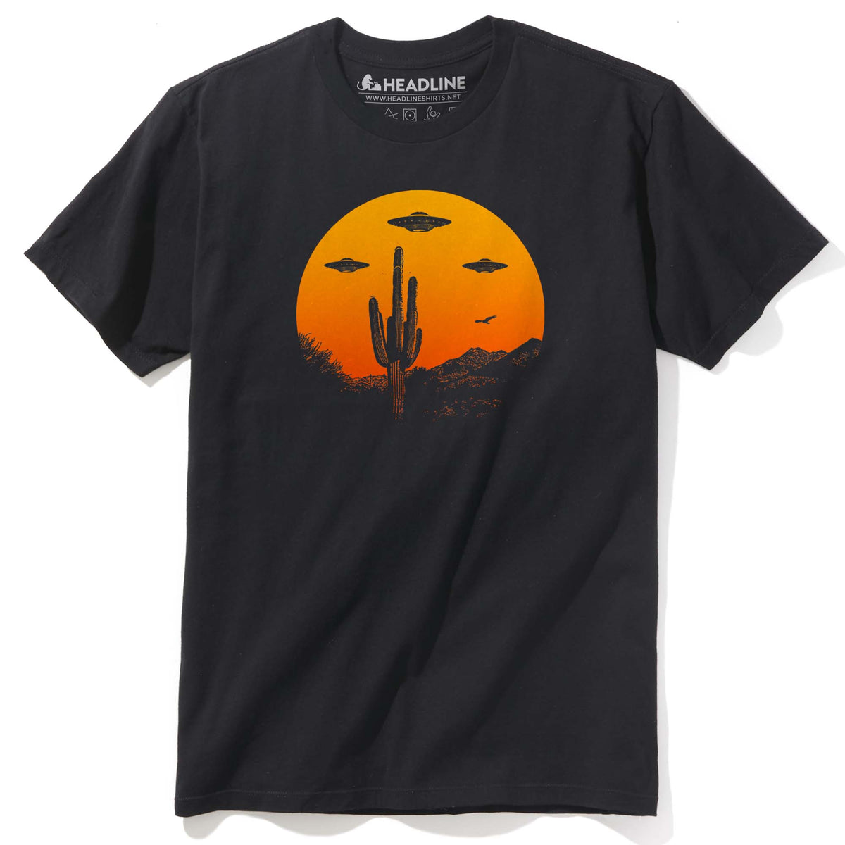 Men&#39;s Ufo Country Designer Graphic T-Shirt | Vintage Artsy Alien Desert Cactus Tee | Solid Threads